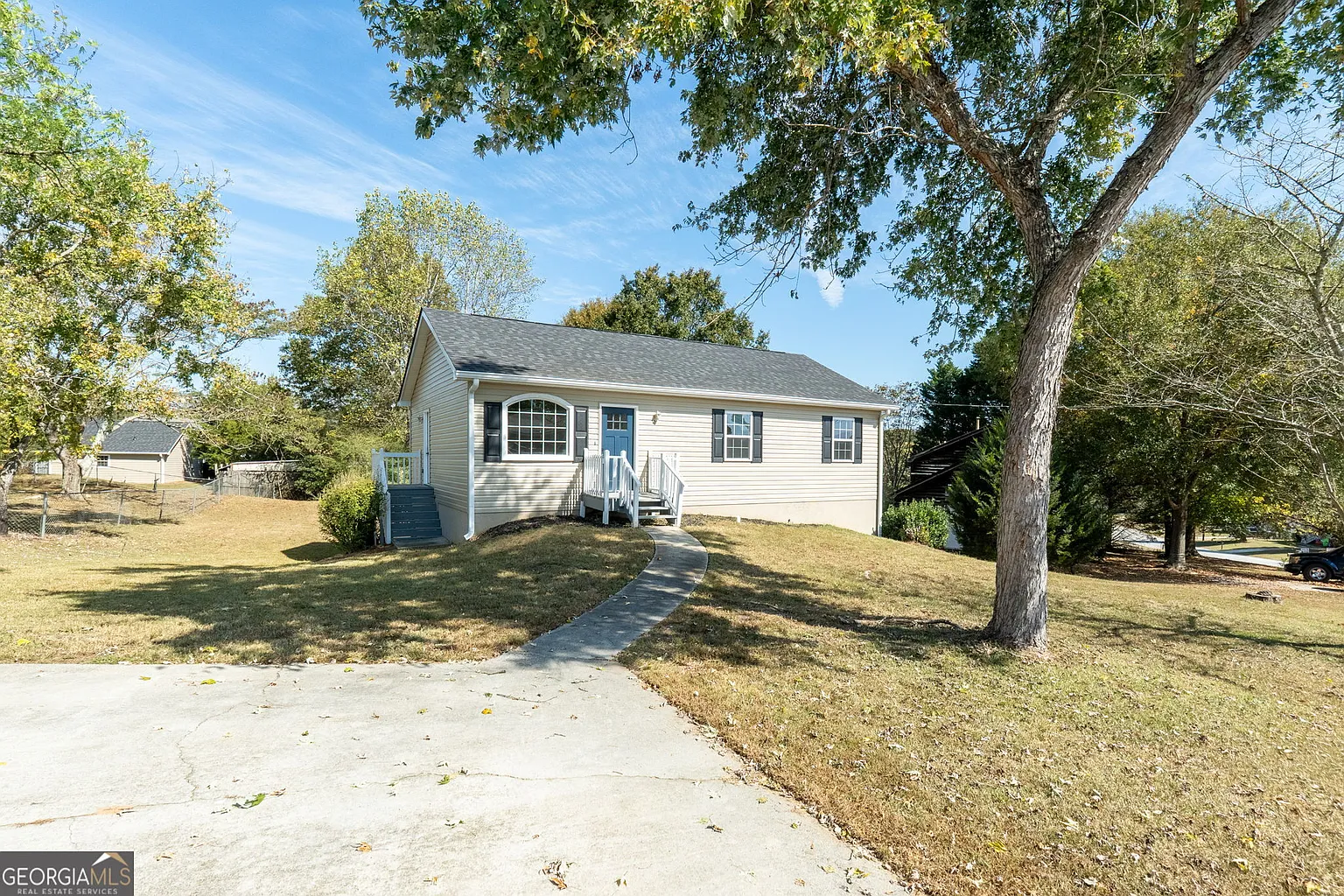 1432 Almand Creek Dr SW photo 1