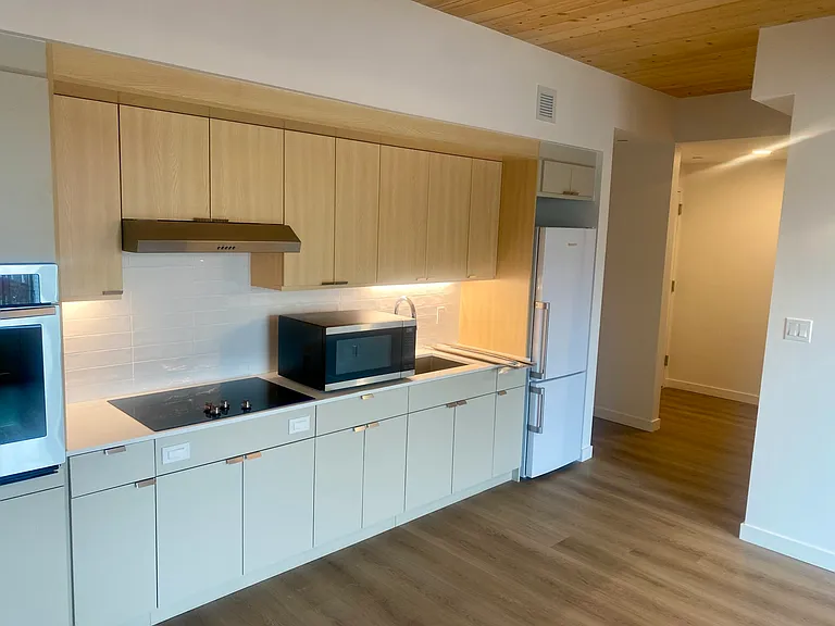 154 Broadway #210 — Photo 8
