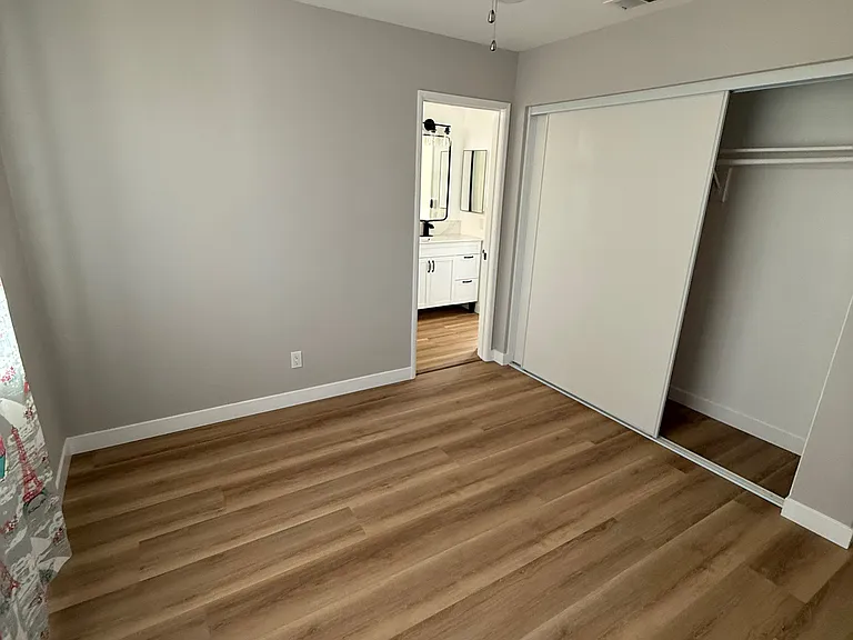 711 Canterbury Cir — Photo 9
