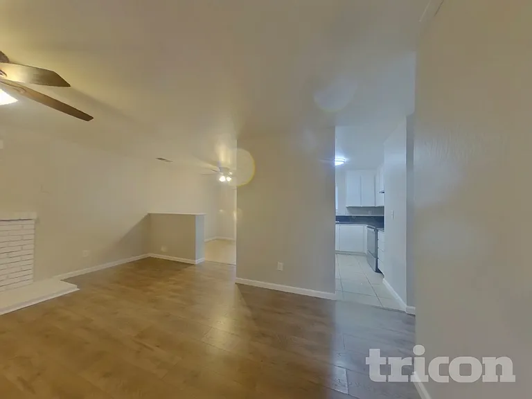 2308 Clinton Ct — Photo 3