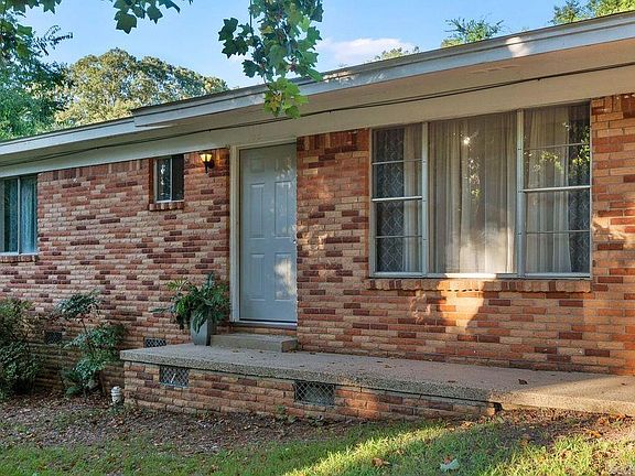 2nd image of 105 Casalinda Cir