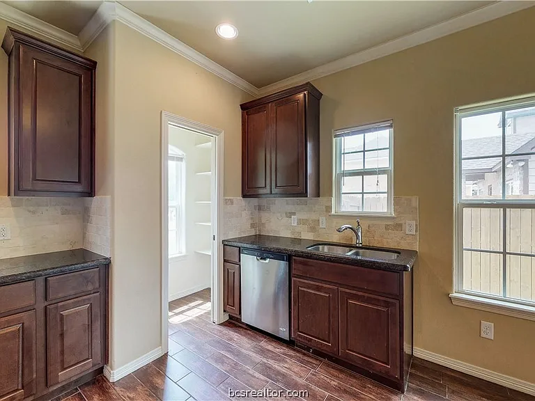 111 Southland St — Photo 5
