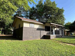 613 N Main St, Gladewater, TX 75647