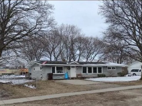 310 W Maple St, Shepherd, MI 48883