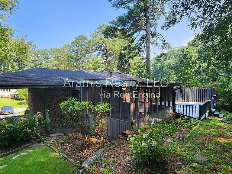 1032 Homewood Ct — Photo 17