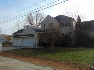 2 Eaton Ln, Seabrook, NH 03874