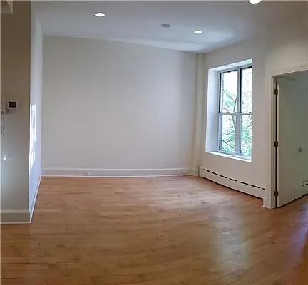 Rented by La Seven Inc. | media 12