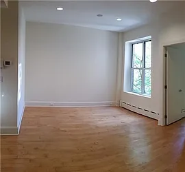 Rented by La Seven Inc.