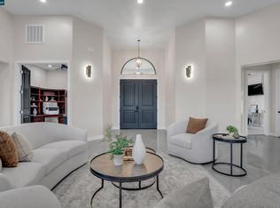 30 W Cypress Pl, Oakley, CA 94561