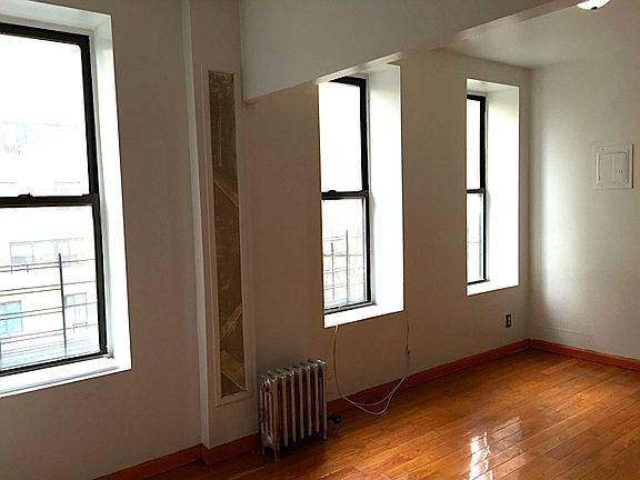 2nd image of 1901 Lexington Ave APT 11