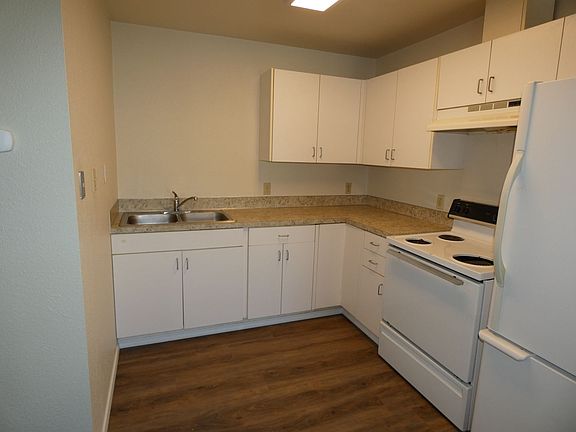 2nd image of 1203 E 1st St #8