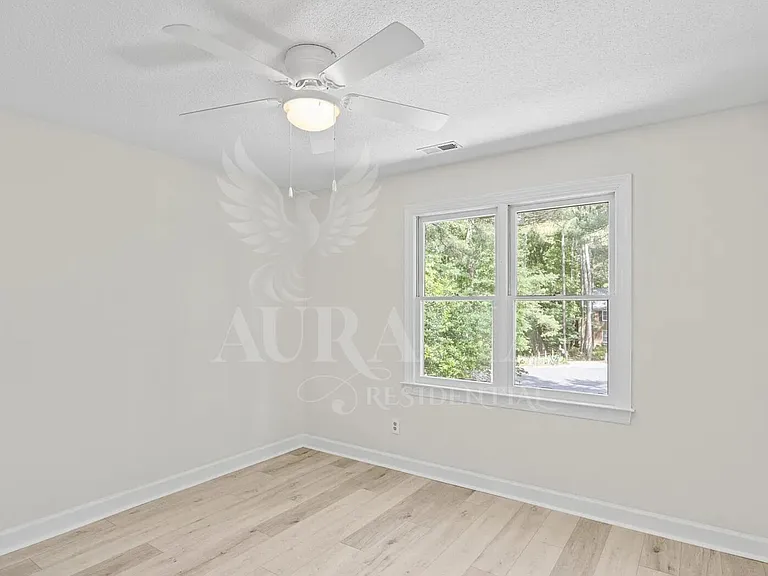 623 Elmwood Ct — Photo 19
