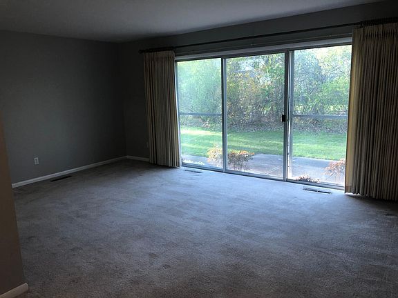 4th image of 740 Blossom Dr #740