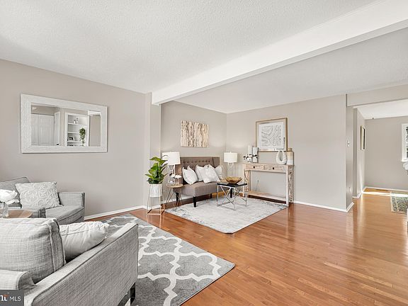 4th image of 5247 Saint Genevieve Pl