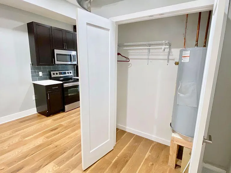 1521-23 W Girard Ave #206 — Photo 3