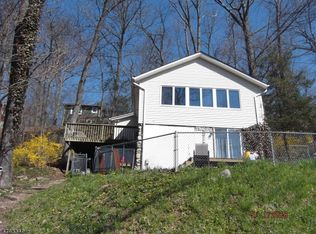 10 Lakeview Trl, Andover, NJ 07821