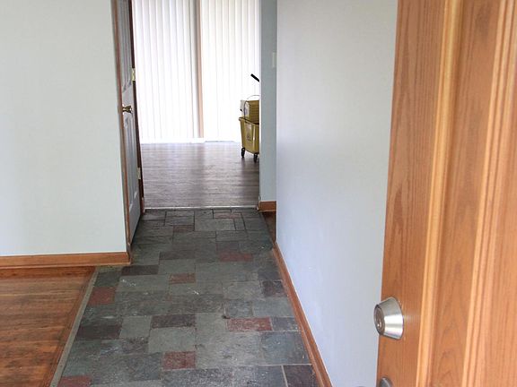 3rd image of 4858 Kingshill Dr