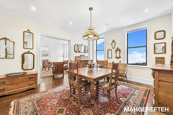 Sold by R New York | media 1