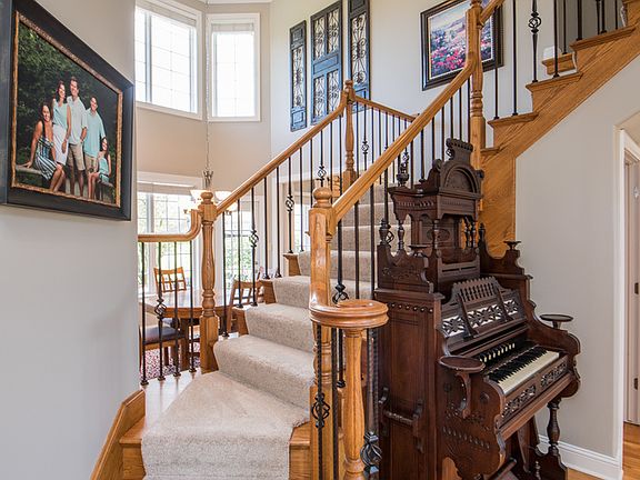 5th image of 11805 Coquille Dr