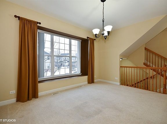 3rd image of 17 Melrose Ct