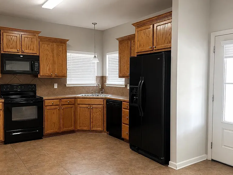40313 Coldwater Landing Ave — Photo 5