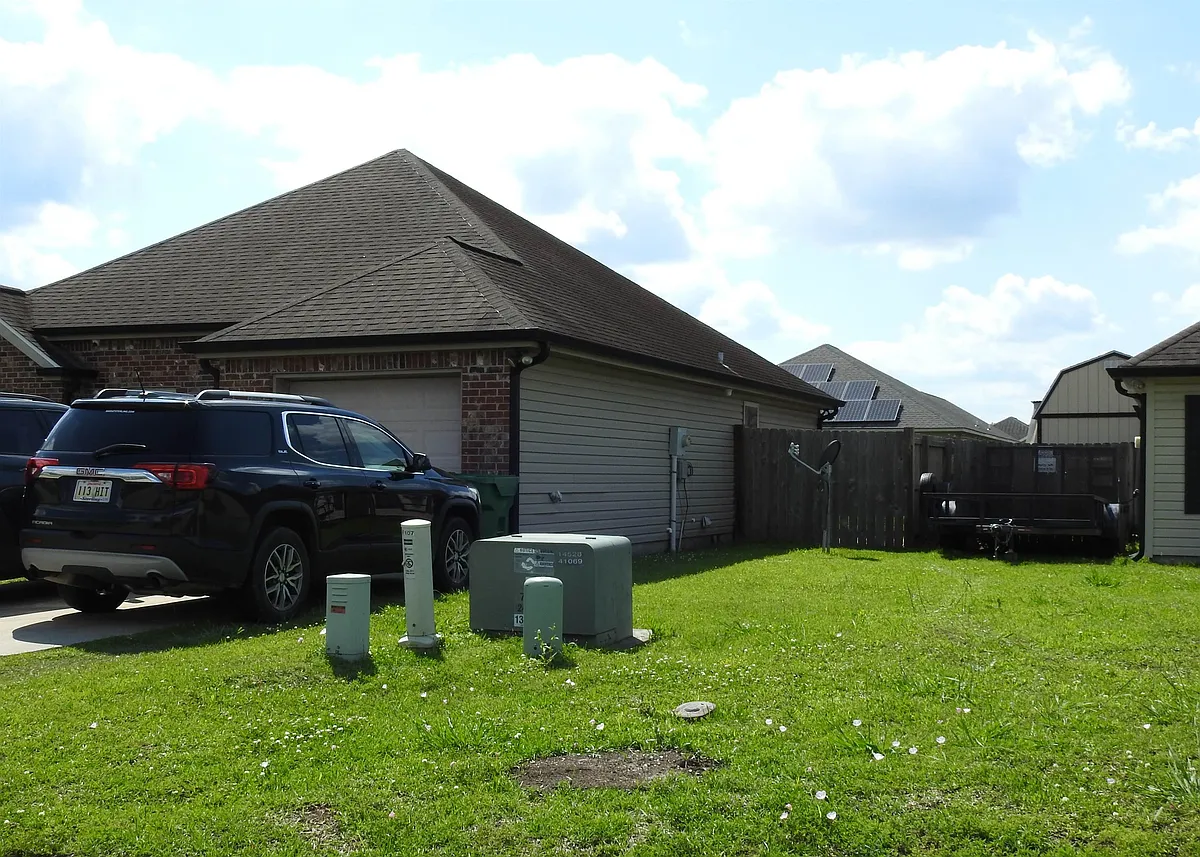 Building Photo - 107 Essence Ave