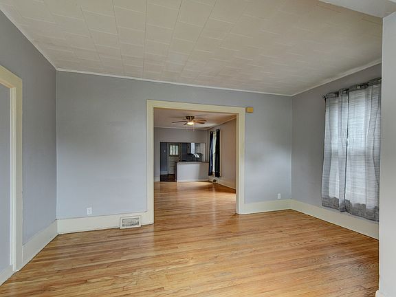 4th image of 1420 Dorcas St