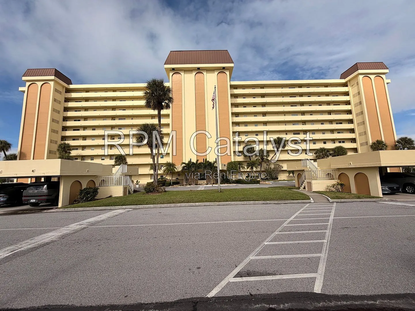 2 bed, 2.0 bath, 1040 sqft, $2,050 — Photo 1