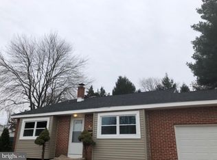 35 Woodbrook Rd, Turnersville, NJ 08012