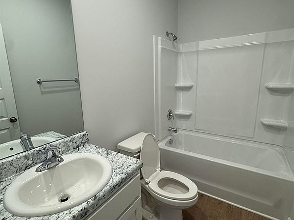 5th image of 305 Spanish Moss Ct