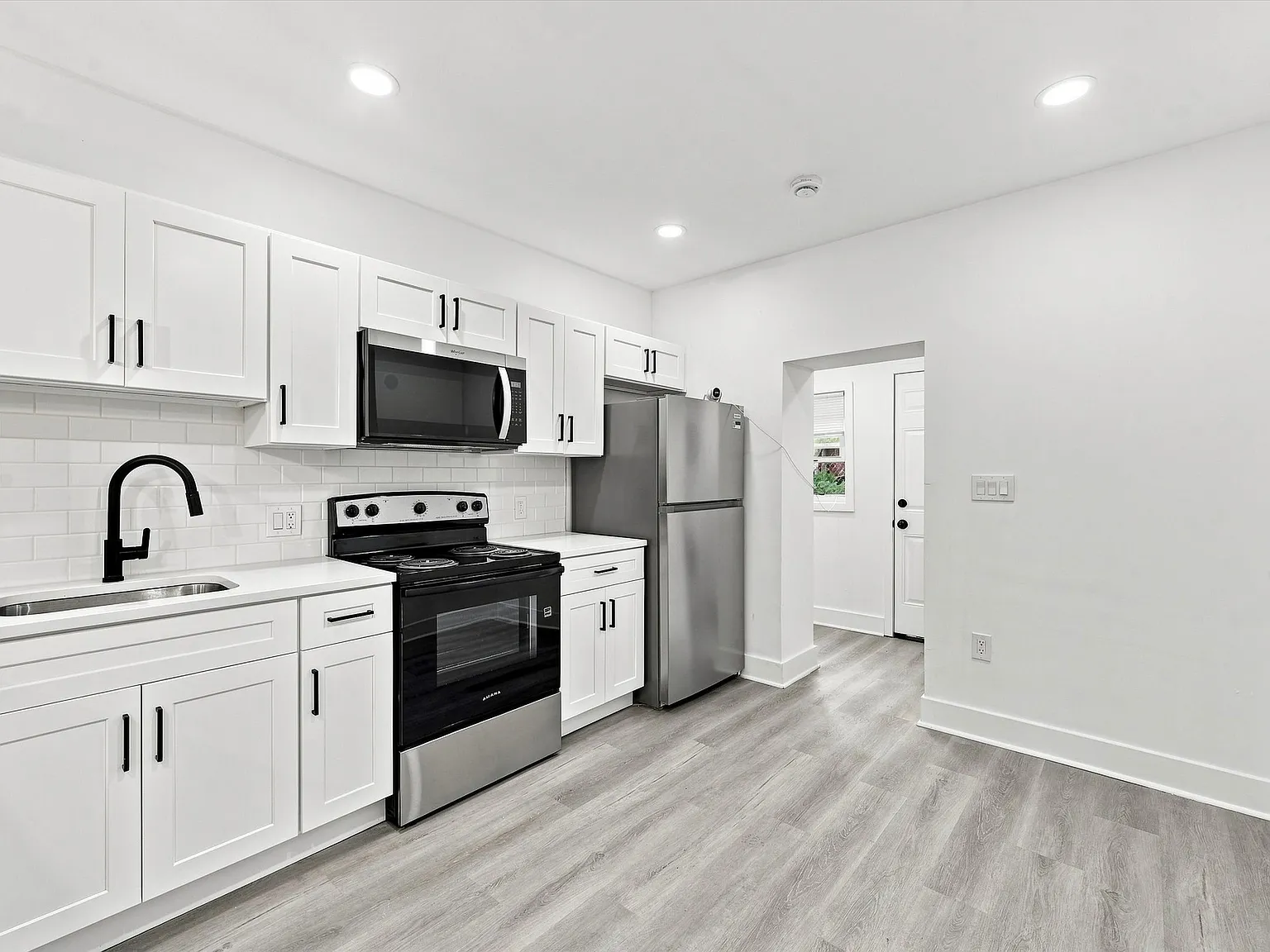 3 bed, 1.5 bath, $1,995 — Photo 1