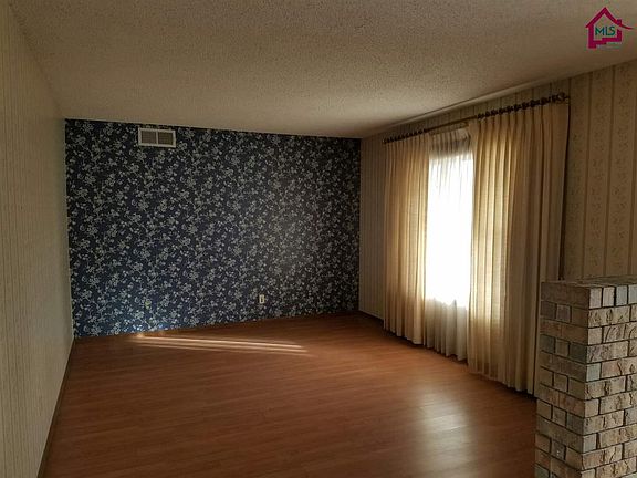 2nd image of 1860 Golden Dr