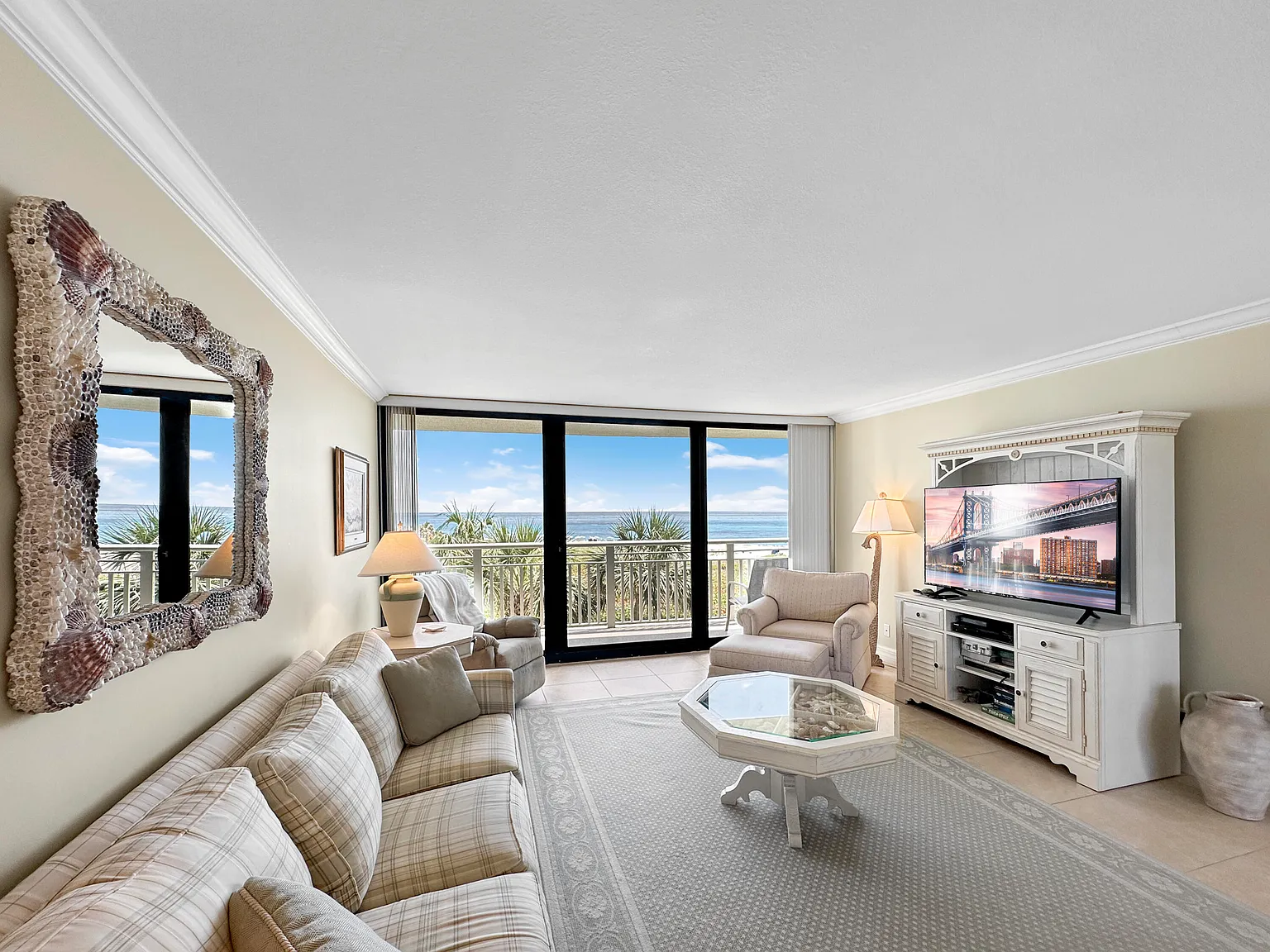 2 bed, 2.0 bath, 1600 sqft, $5,700 — Photo 3