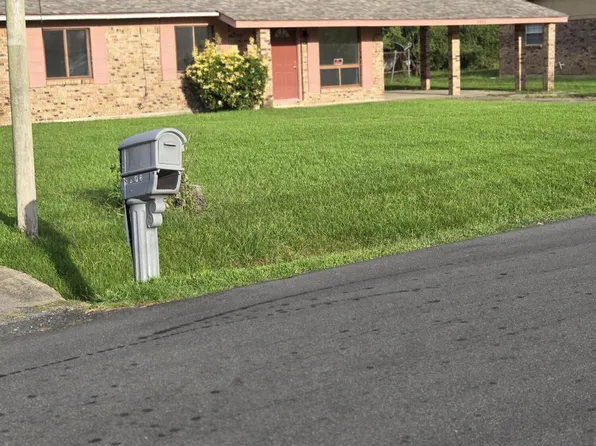 3900 Cypress St, Moss Point, MS 39563