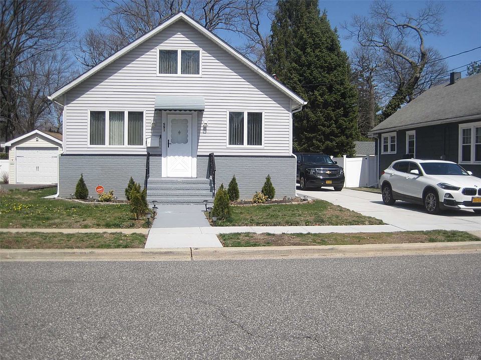 1st image of 591 Emerson Ave