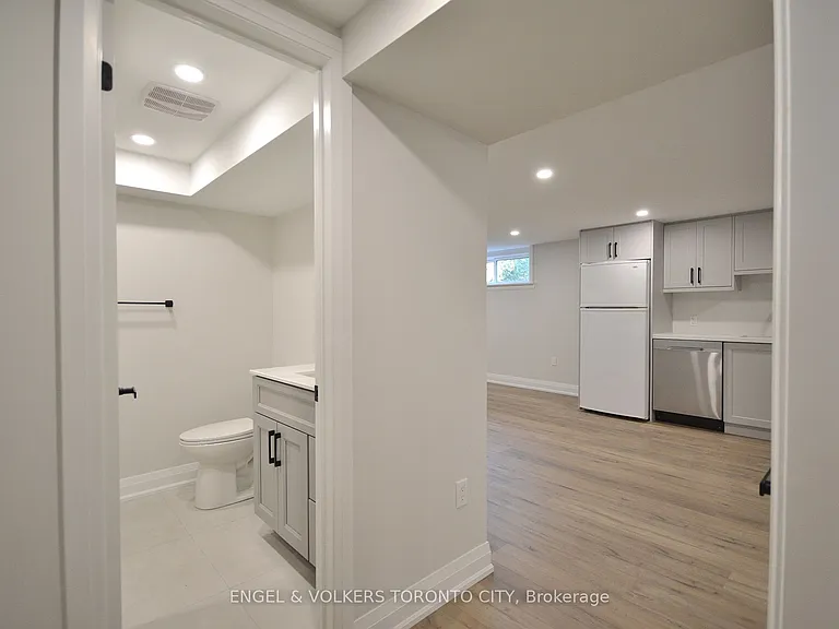 139 Queen St #BASEMENT — Photo 15