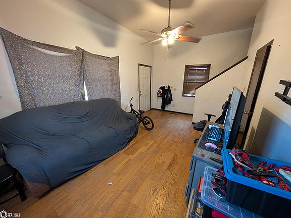2nd image of 1104 Bartlett St