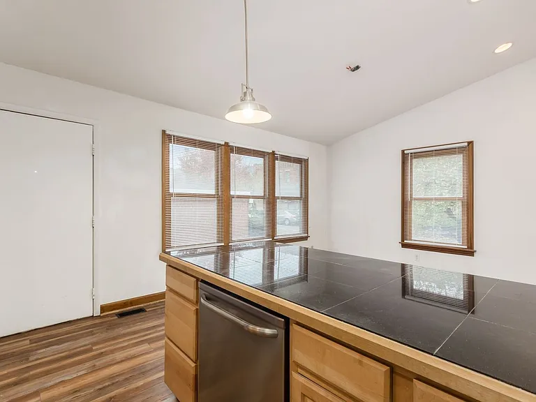 981 Highland St — Photo 10