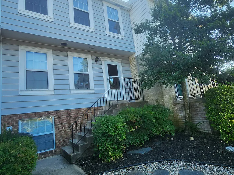 9139 September Ln — Photo 1