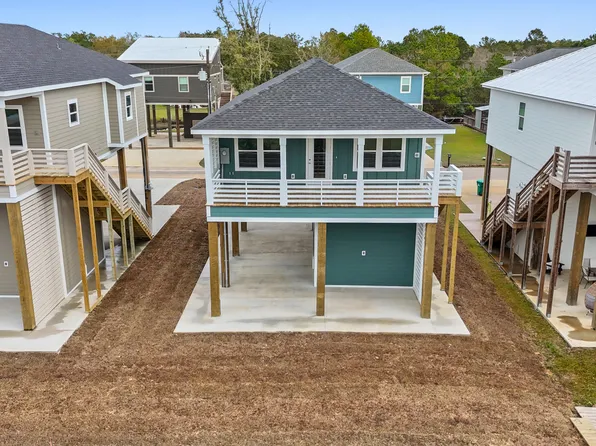 4067 Blue Jay St, Bay Saint Louis, MS 39520