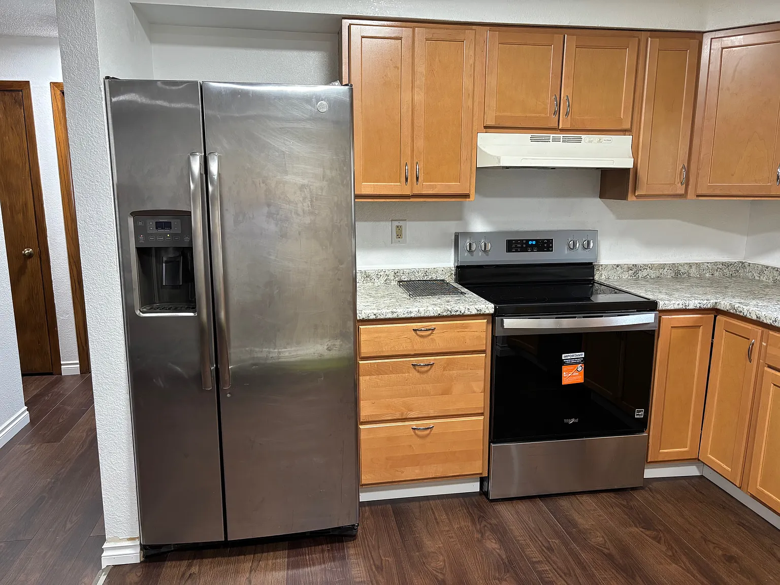 3 bed, 950 sqft, $1,900 — Photo 2
