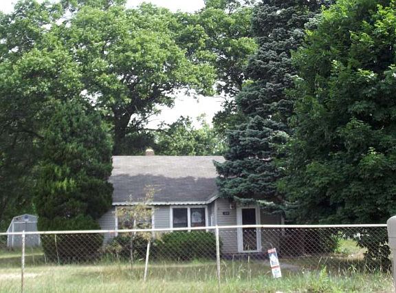 2nd image of 1040 E Broadway Ave