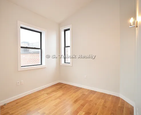 Rented by Sam Tabak | media 93