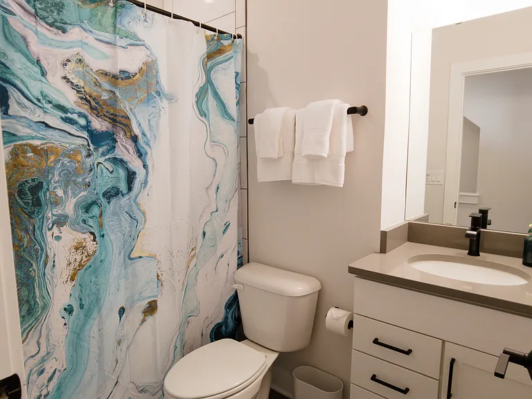 Guest full bath