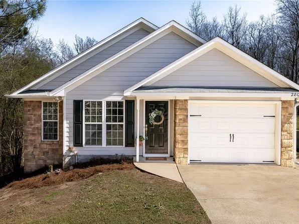 2800 Edgemont St, Opelika, AL 36804