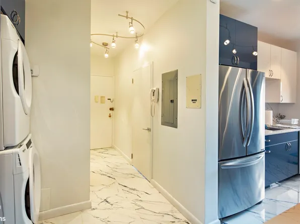 425 East 58th Street image 9 of 13