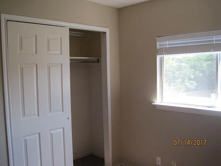 4906 Kenton Lake — Photo 2