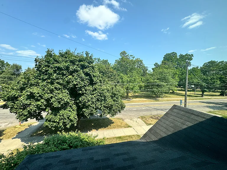 435 1/2 N Pine St #2 — Photo 17