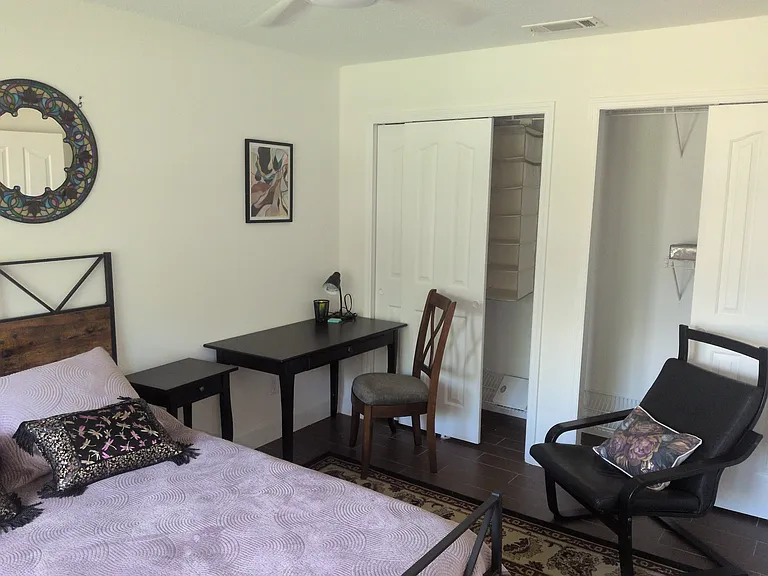 1426 Silverthorn Dr — Photo 7