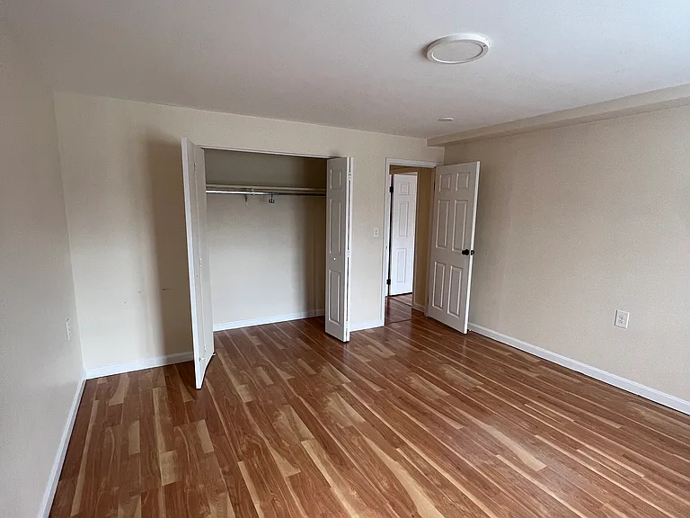 Highland Ave — Photo 12